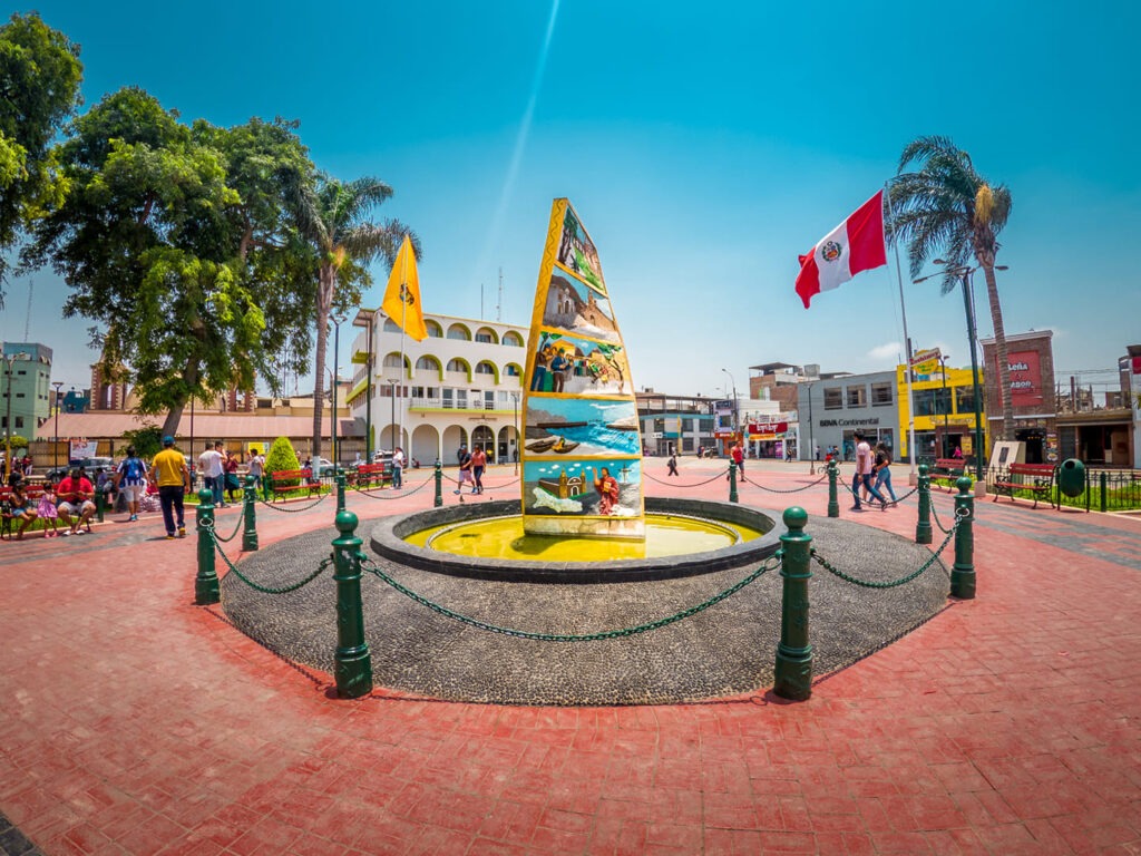 Cerca a la Plaza de Armas de Huaral
